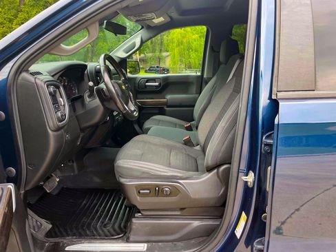 Used 2021 Chevrolet Silverado 1500 LT image 21