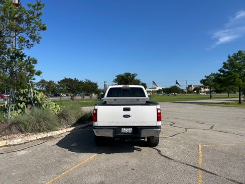 Used 2011 Ford F350 4x4 Crew Cab Lariat w/ FX4 Pkg image 7