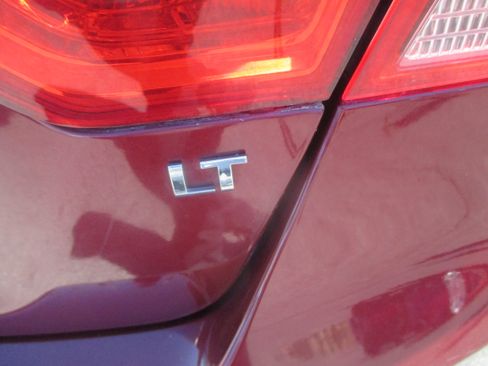 Used 2016 Chevrolet Impala LT image 10