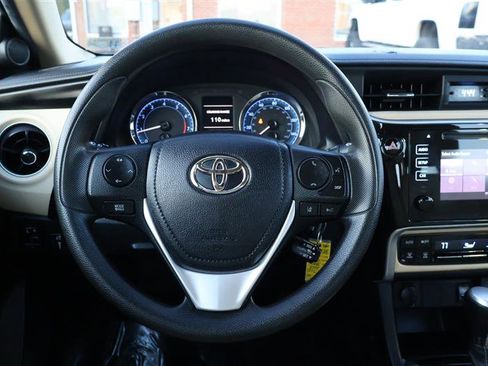 Used 2019 Toyota Corolla LE image 16