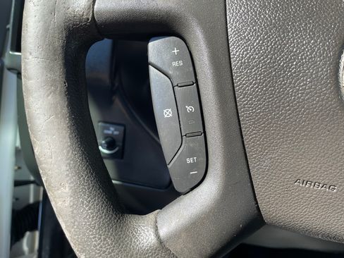 Used 2017 Chevrolet Express 2500 image 14