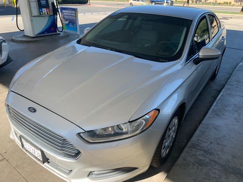 Used 2014 Ford Fusion S image 4