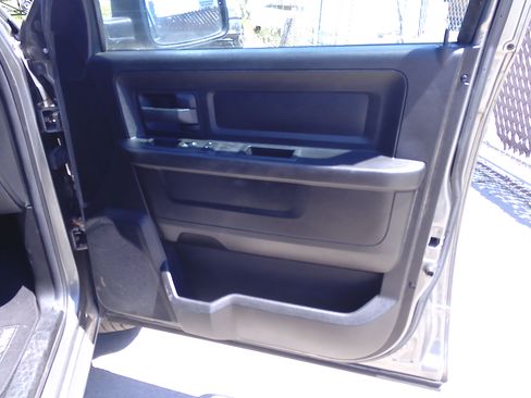 Used 2013 RAM 1500 2WD Crew Cab Express image 11