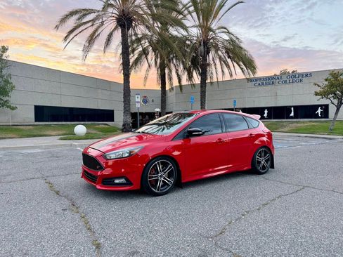 Used 2016 Ford Focus ST Hatchback 4D FWD image 1