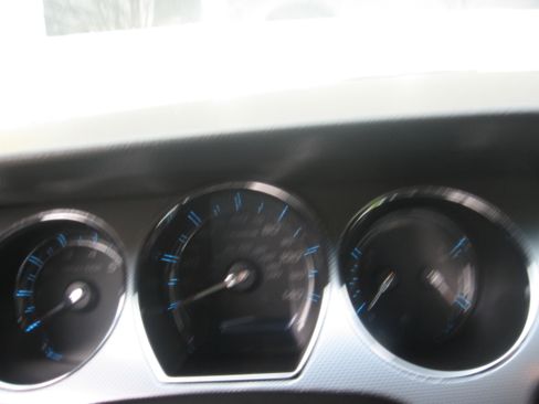 Used 2010 Ford Taurus SEL image 10