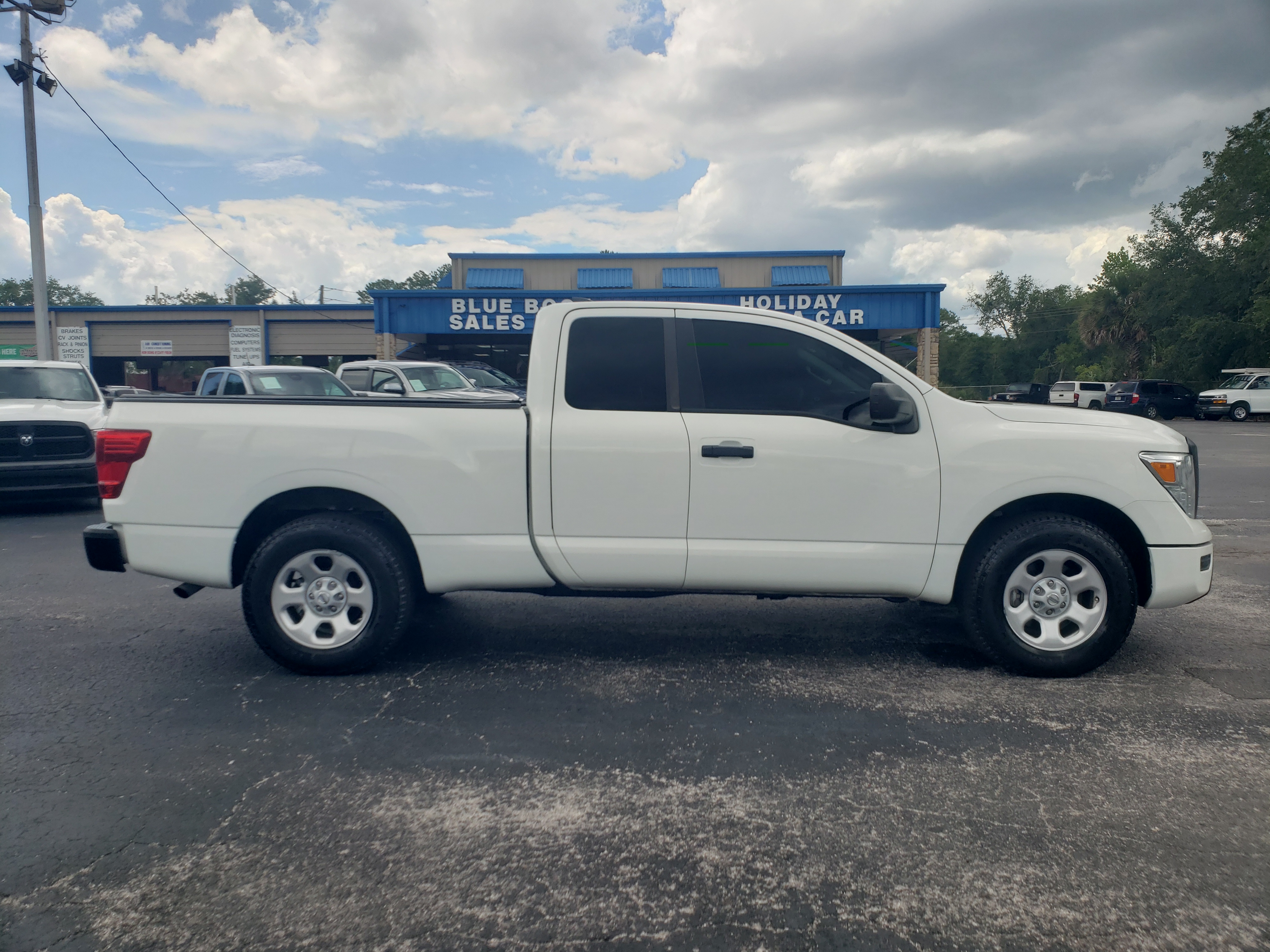 Used 2022 Nissan Titan 2WD King Cab S image 6