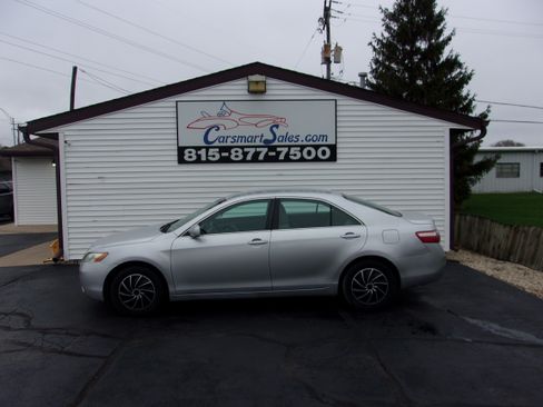 Used 2009 Toyota Camry image 1