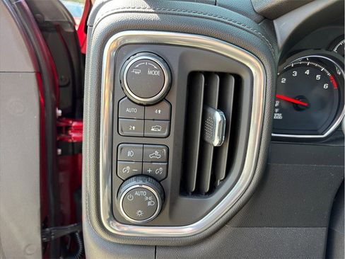 Used 2020 Chevrolet Silverado 1500 LT image 31