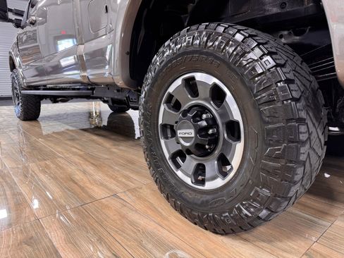 Used 2020 Ford F250 Lariat image 10