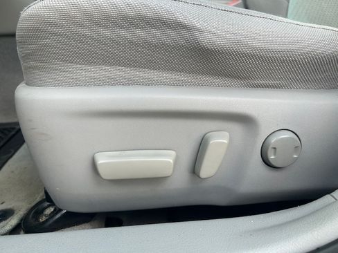 Used 2015 Toyota Camry LE image 19