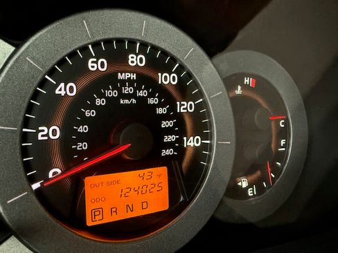 Used 2008 Toyota RAV4 image 10