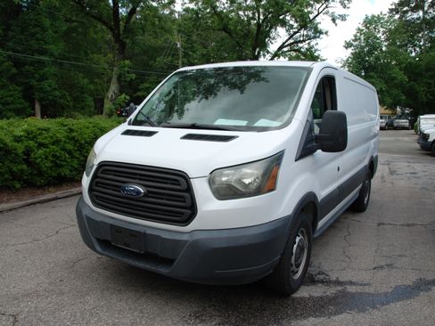 Used 2015 Ford Transit 150 image 3