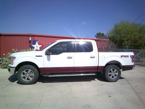 Used 2019 Ford F150 XLT image 2