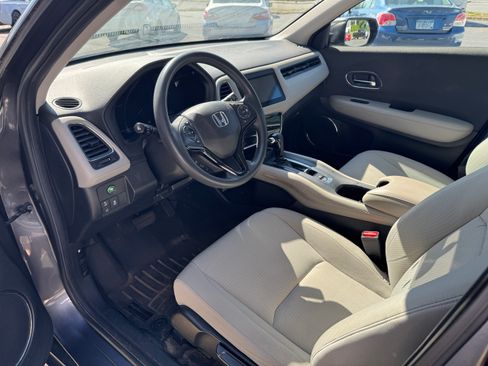 Used 2019 Honda HR-V EX image 8