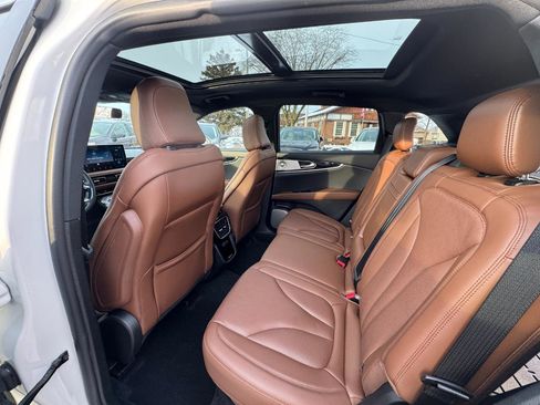 Used 2023 Lincoln Nautilus Reserve image 19