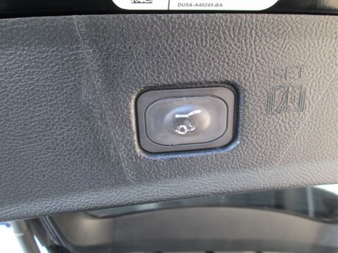 Used 2018 Ford Edge Sport image 13