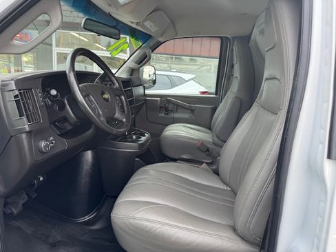 Used 2021 Chevrolet Express 2500 image 7