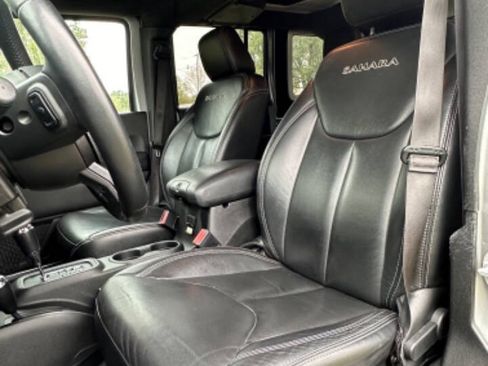 Used 2017 Jeep Wrangler Sahara image 5