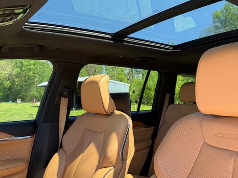 Used 2023 Jeep Grand Cherokee L Summit AWD/4WD image 11