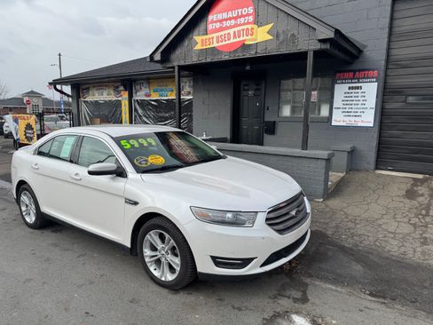 Used 2013 Ford Taurus SEL image 2