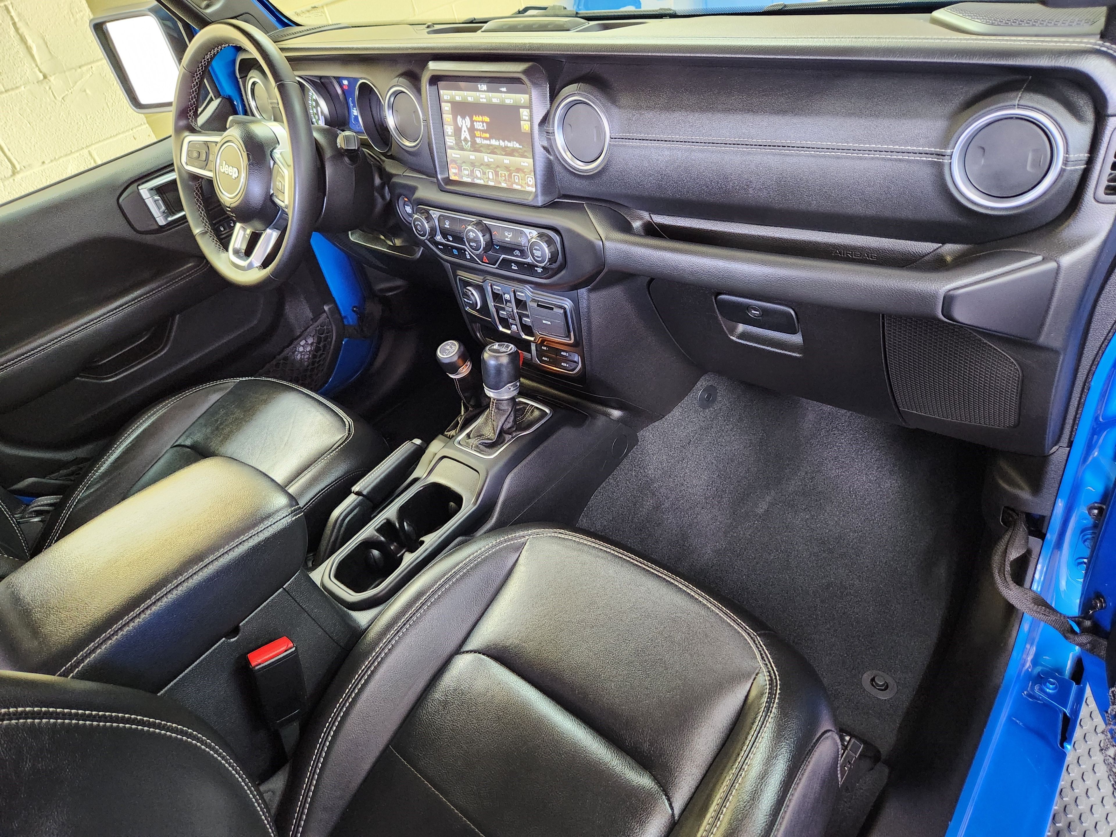 Used 2023 Jeep Wrangler 4WD Unlimited Sahara 4xe image 23