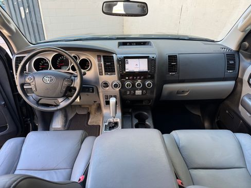 Used 2011 Toyota Sequoia Limited image 28