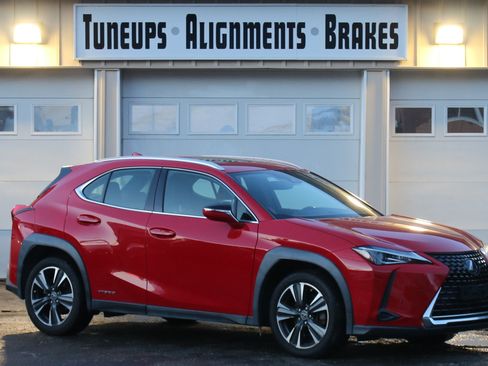 Used 2021 Lexus UX 250h image 1