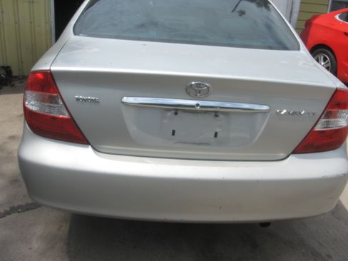 Used 2004 Toyota Camry UNAVAIL FWD image 5