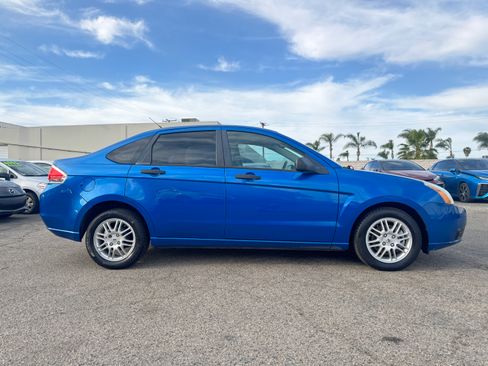 Used 2010 Ford Focus SE image 9
