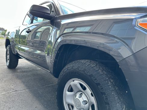 Used 2019 Toyota Tacoma image 10
