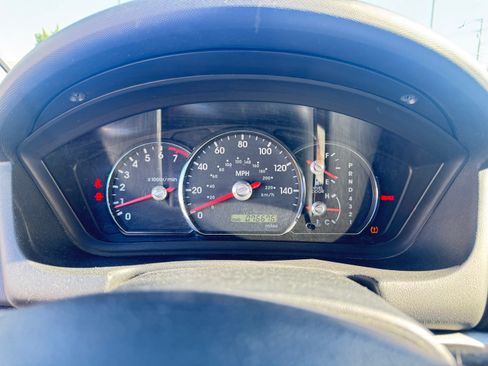 Used 2010 Mitsubishi Galant image 24