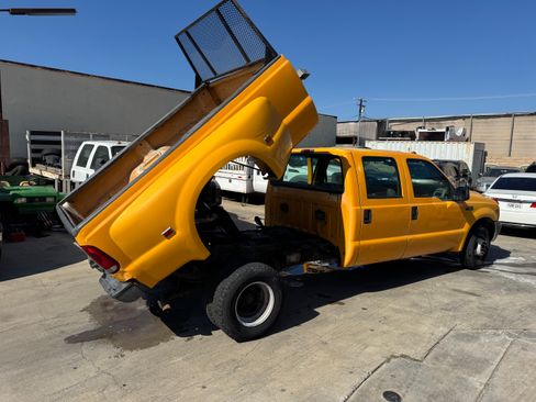 Used 2001 Ford F350 2WD Crew Cab DRW Super Duty image 4