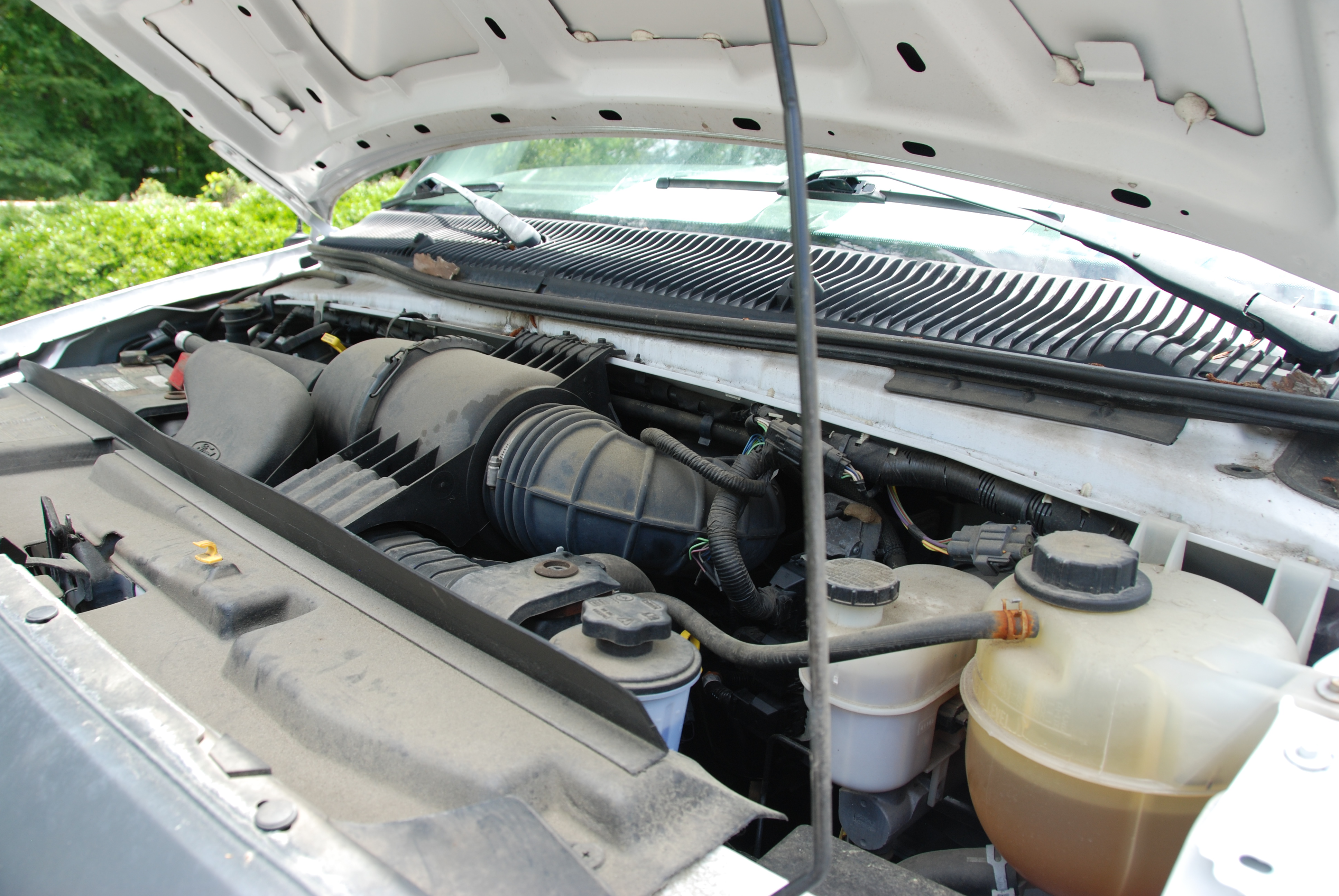 Used 2015 Ford E-350 and Econoline 350 Super Duty RWD image 28