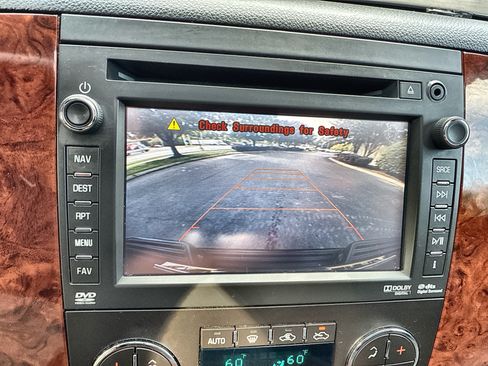 Used 2013 Chevrolet Avalanche LTZ image 10