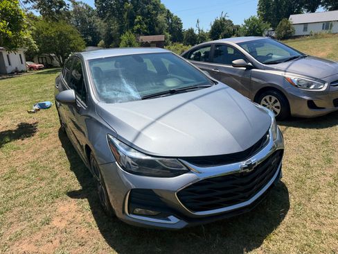Used 2019 Chevrolet Cruze LT Sedan FWD image 10