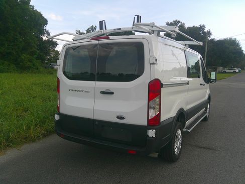 Used 2025 Ford Transit 250 130 Low Roof RWD image 5
