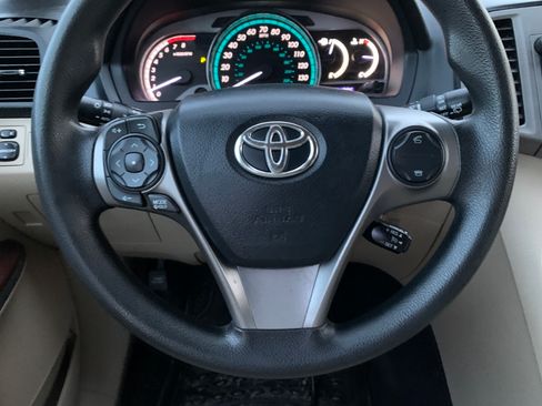 Used 2013 Toyota Venza LE image 11