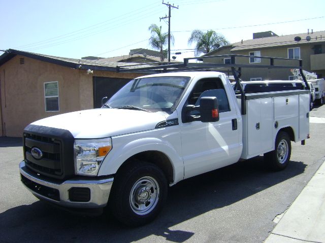 Used 2014 Ford F250 2WD Regular Cab Super Duty image 3