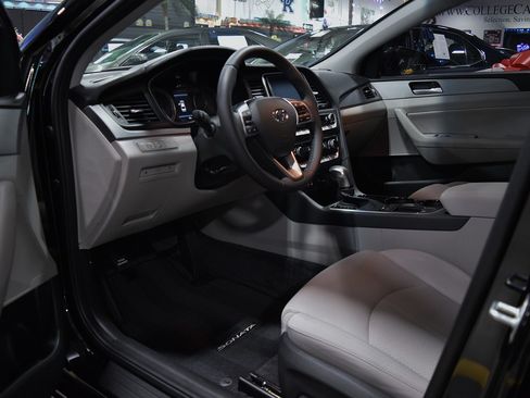 Used 2018 Hyundai Sonata FWD image 15