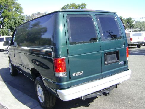 Used 2001 Ford E-350 and Econoline 350 Super Duty RWD image 5
