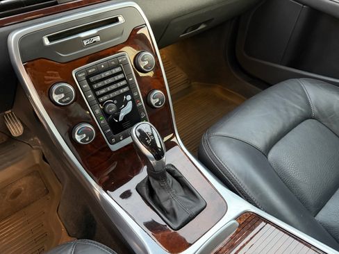 Used 2015 Volvo XC70 T6 Platinum image 49