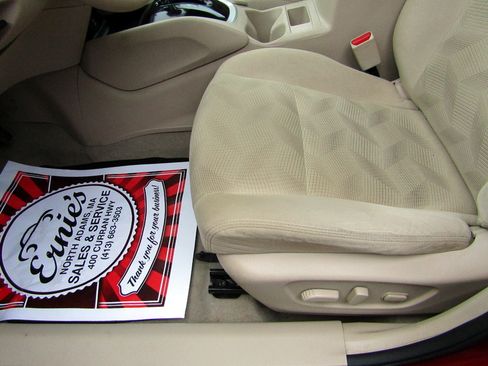 Used 2015 Nissan Rogue SV image 17