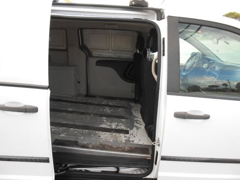 Used 2014 RAM C/V Tradesman image 8