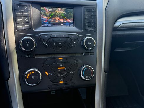 Used 2017 Ford Fusion SE FWD image 15