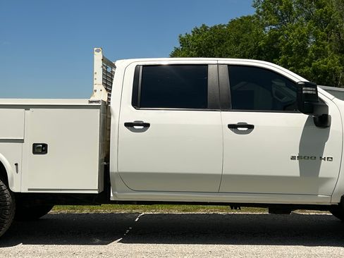 Used 2022 Chevrolet Silverado 2500 4x4 Crew Cab W/T image 3