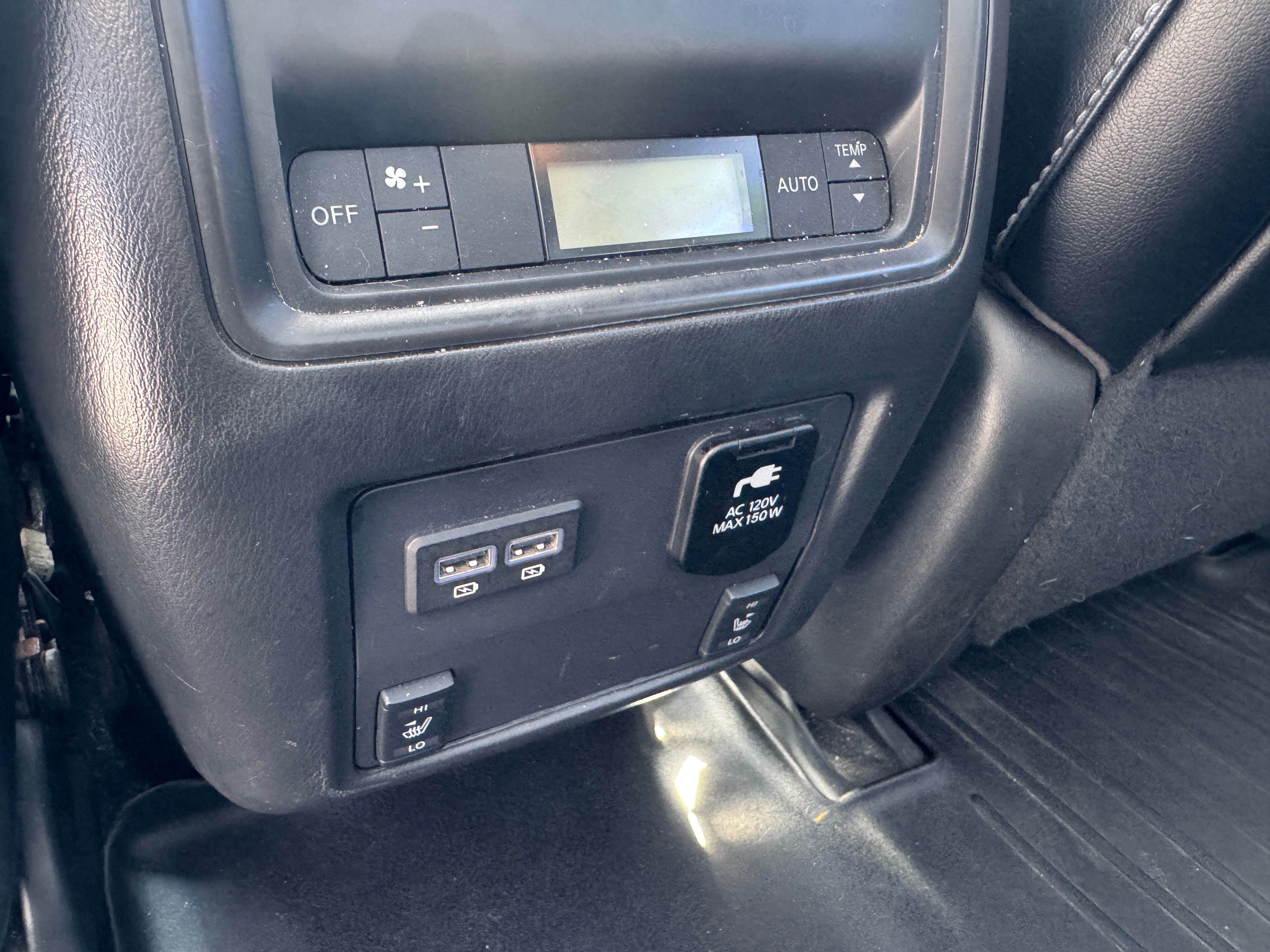Used 2017 Nissan Pathfinder 4WD SL w/ Premium Package image 13