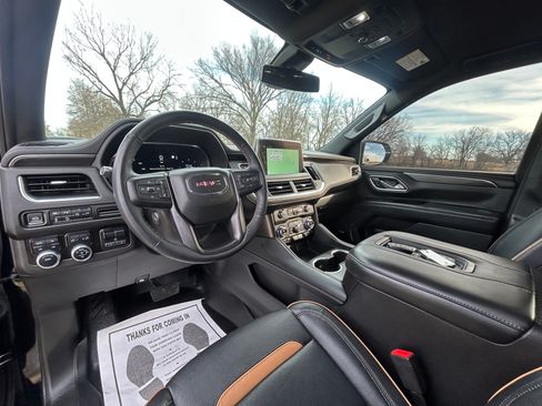 Used 2022 GMC Yukon XL AT4 image 10