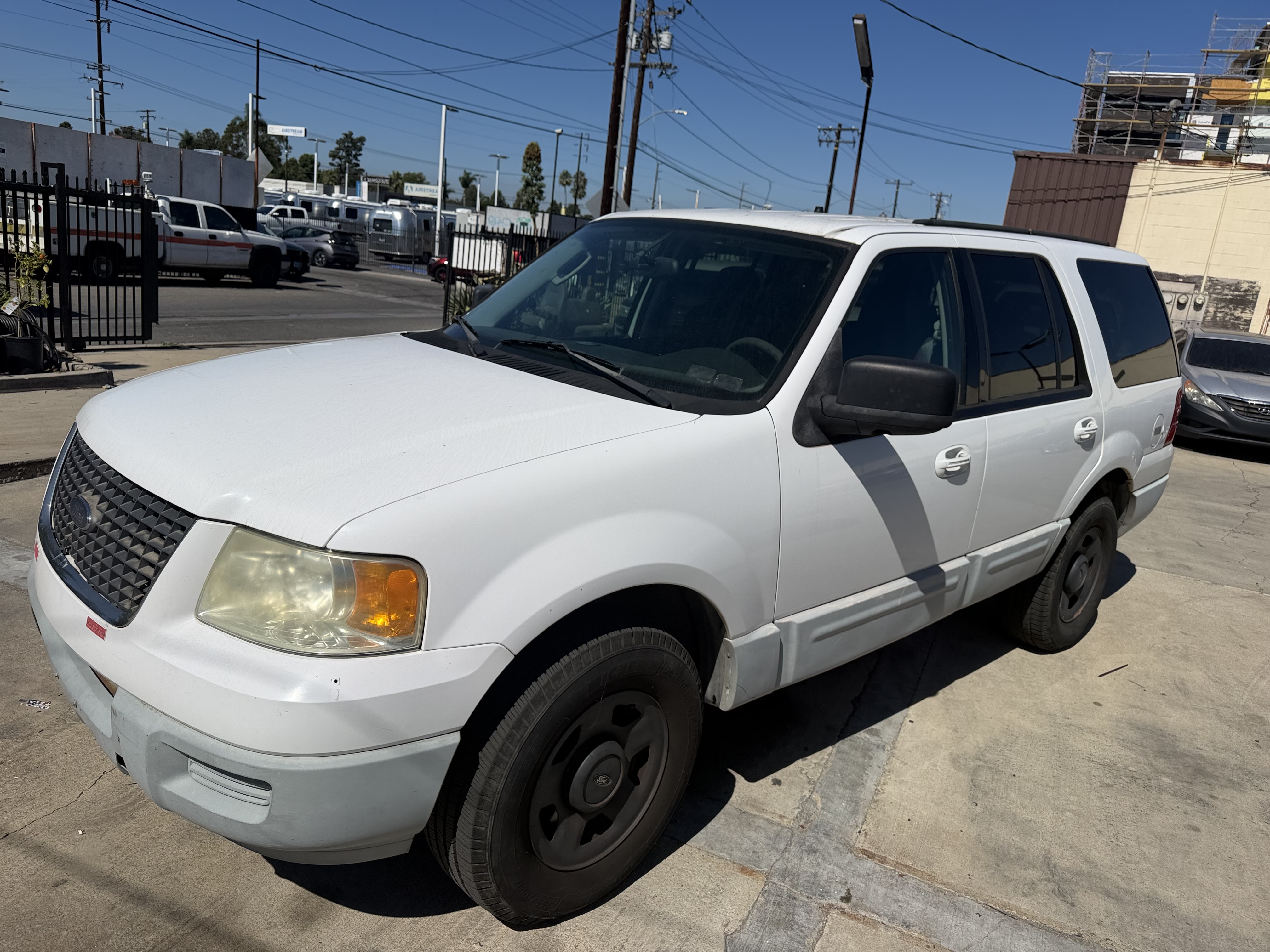 Used 2003 Ford Expedition 4WD XLT image 1
