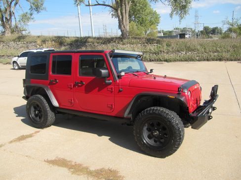 Used 2011 Jeep Wrangler Rubicon image 9