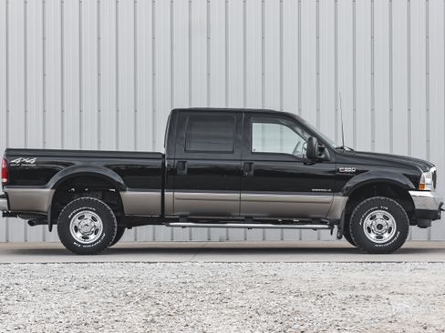 Used 2002 Ford F350 Lariat image 11
